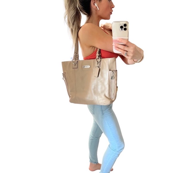 Coach leather Purse - Picture 3 of 8